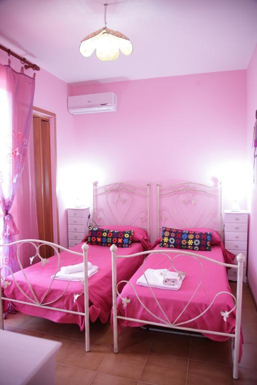B&B Gi & Gio Cabras Bagian luar foto