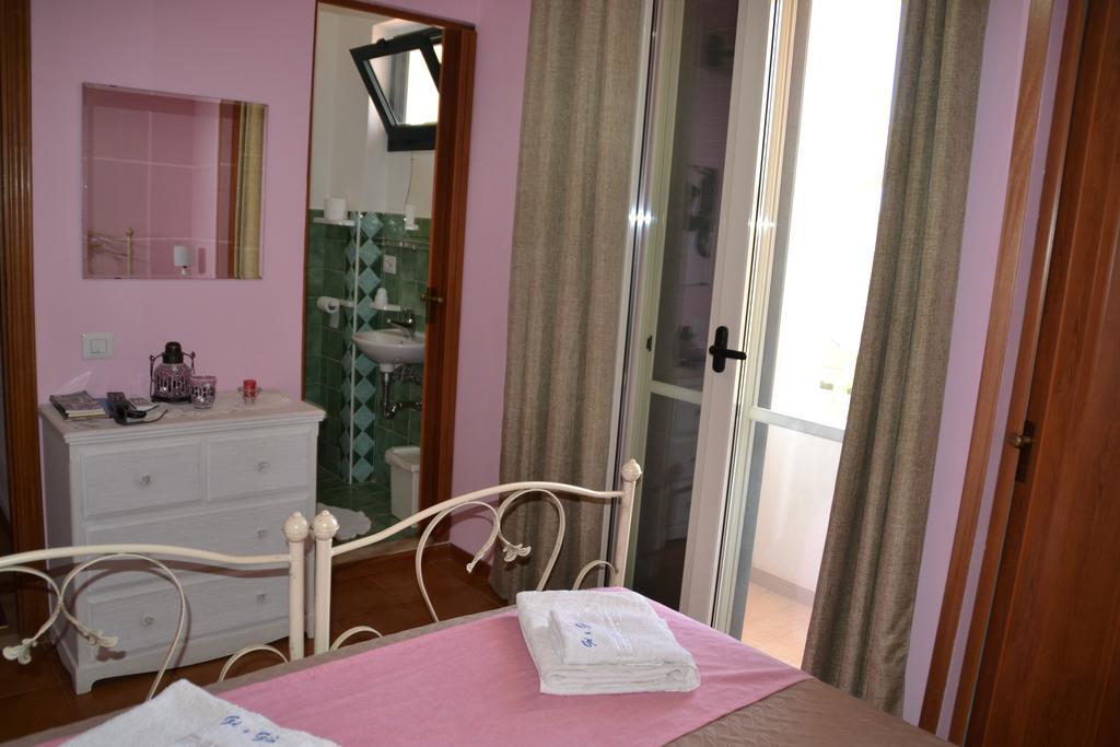 B&B Gi & Gio Cabras Bagian luar foto