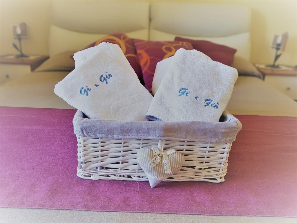 B&B Gi & Gio Cabras Bagian luar foto