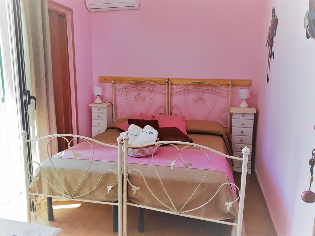 B&B Gi & Gio Cabras Bagian luar foto